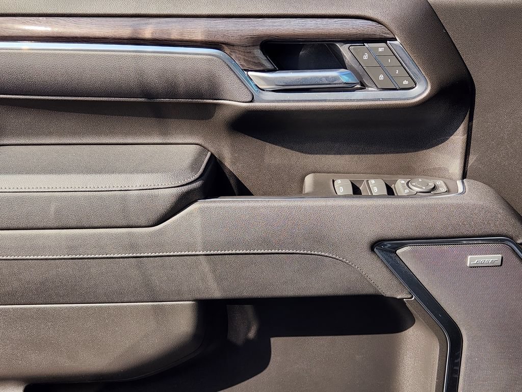 2025 Chevrolet Silverado 1500 LTZ - Photo 23