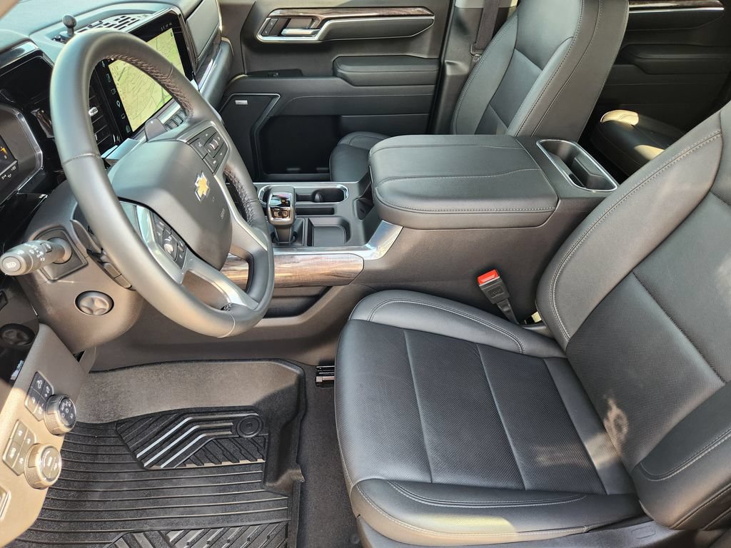 2025 Chevrolet Silverado 1500 LTZ - Photo 13