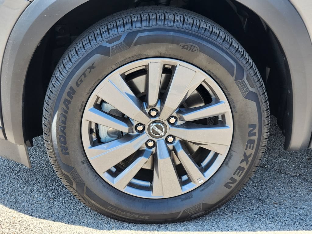 2025 Nissan Pathfinder SV - Photo 10