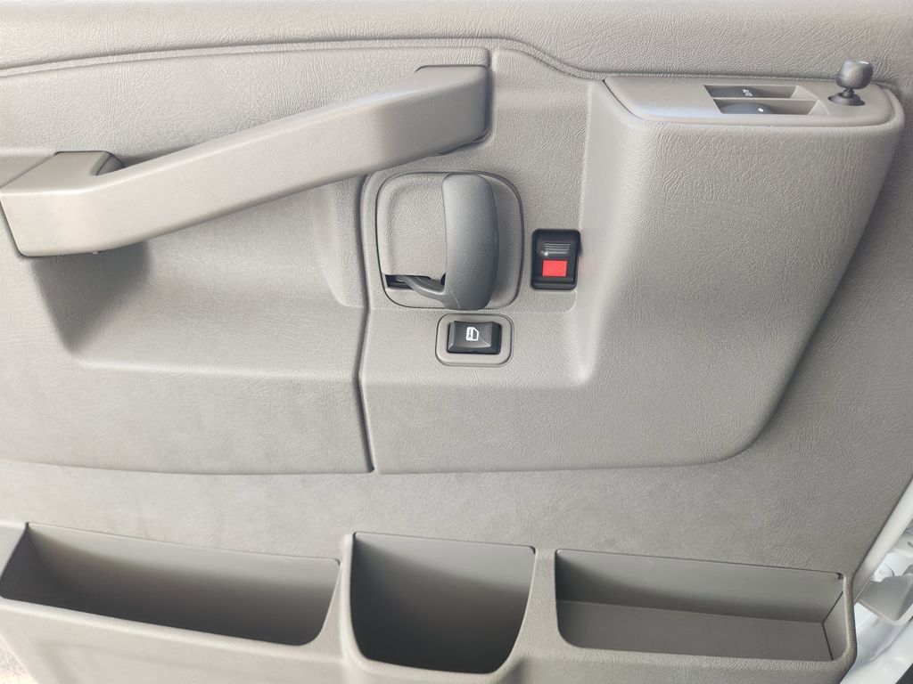 2025 Chevrolet Express Cargo Work Van - Photo 18
