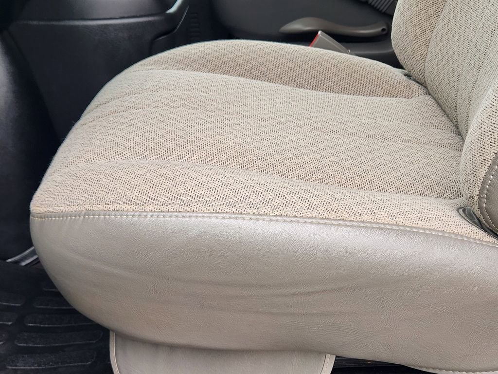 2025 Chevrolet Express Passenger LS - Photo 23