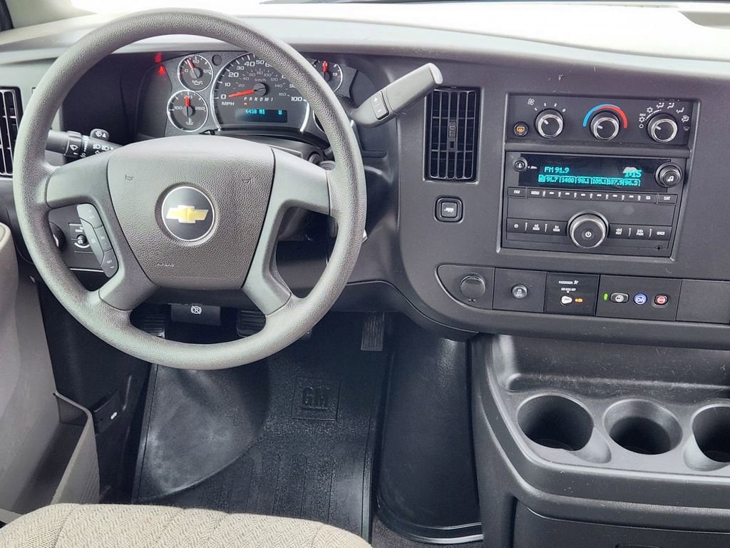 2025 Chevrolet Express Passenger LS - Photo 25