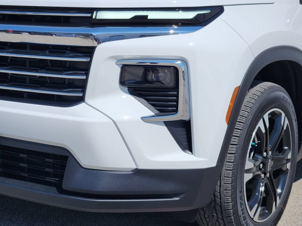 2027 Chevrolet Traverse LT - Photo 6