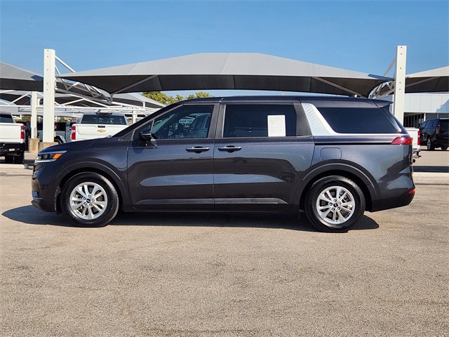 2023 Kia Carnival LX photo 4