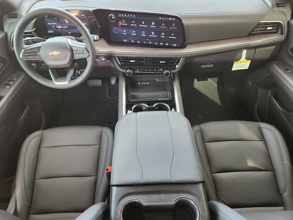 2026 Chevrolet Suburban LT - Photo 18