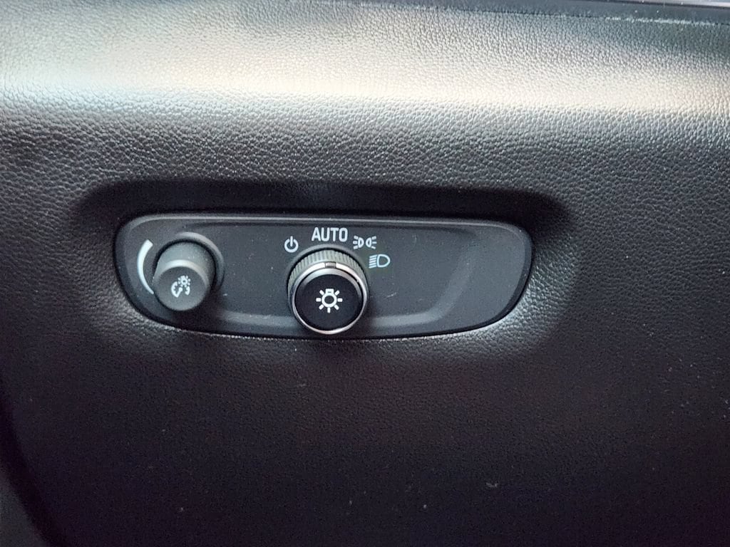 2021 Chevrolet Traverse LS - Photo 22