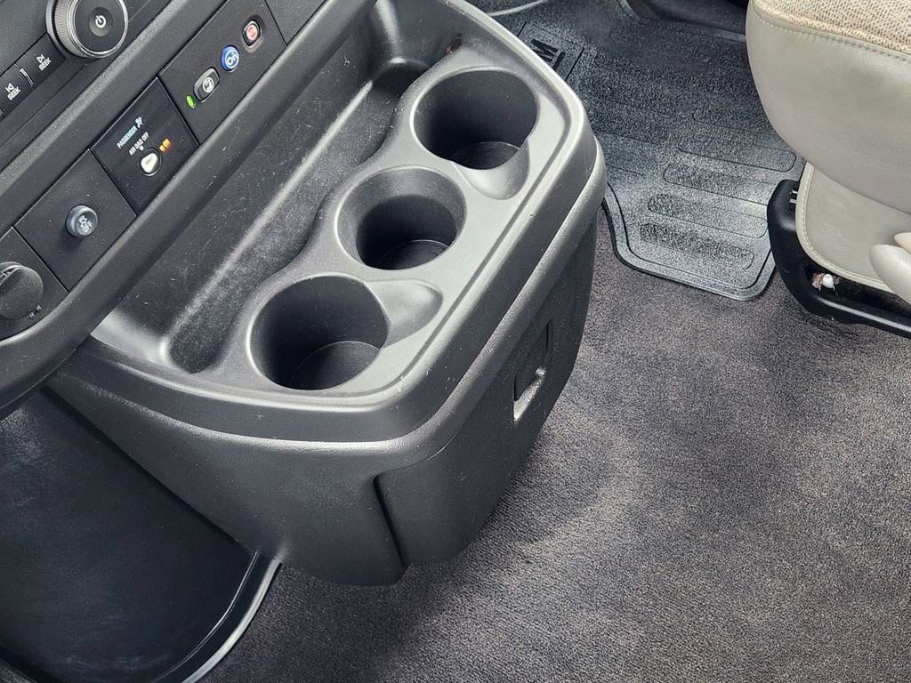2025 Chevrolet Express Passenger LS - Photo 19