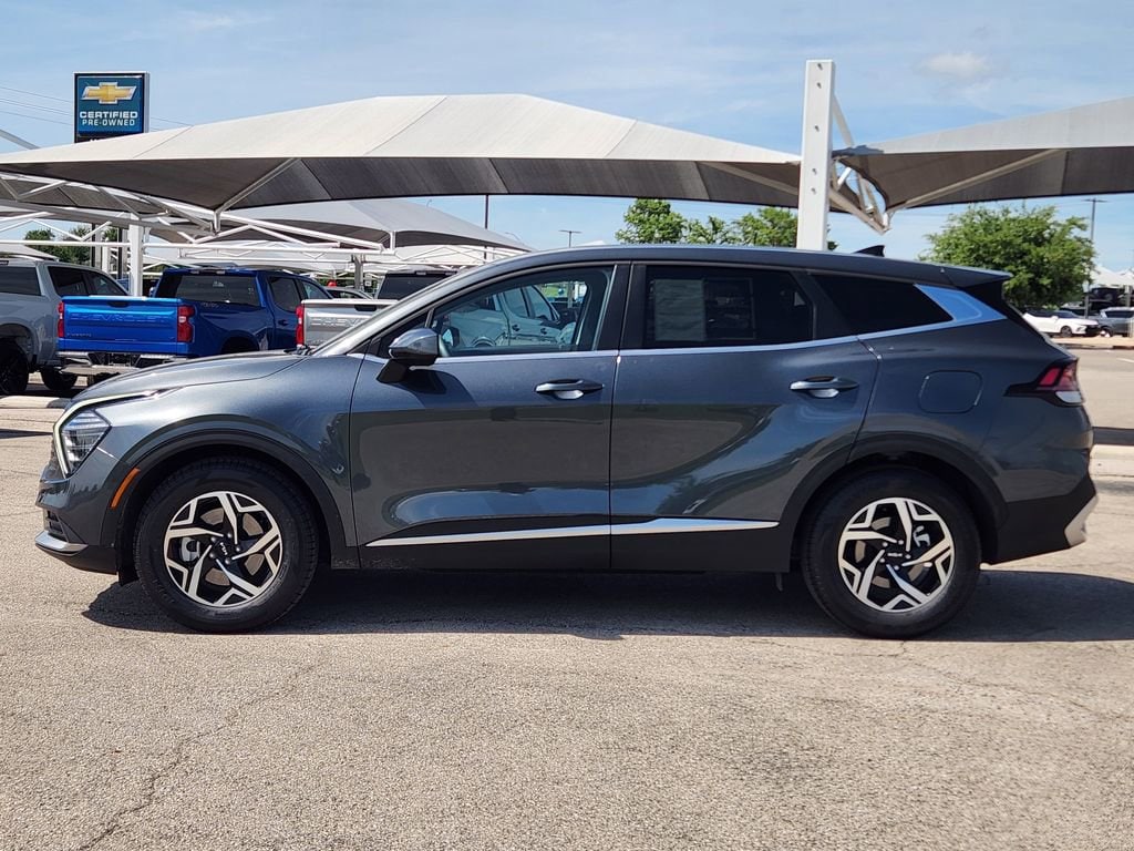 Used 2025 Kia Sportage LX SUV