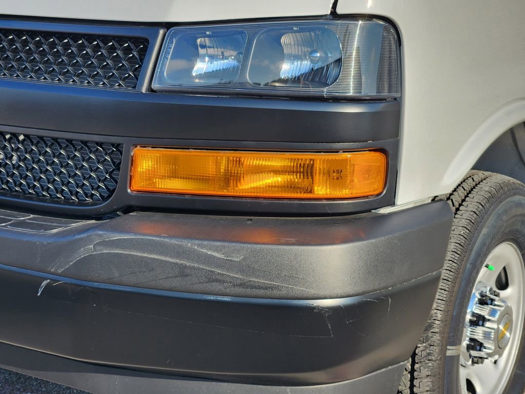 2025 Chevrolet Express Cargo Work Van - Photo 6