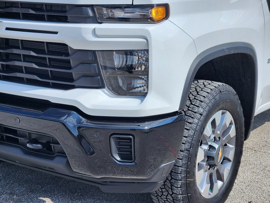 2026 Chevrolet Silverado 2500 HD Custom - Photo 6