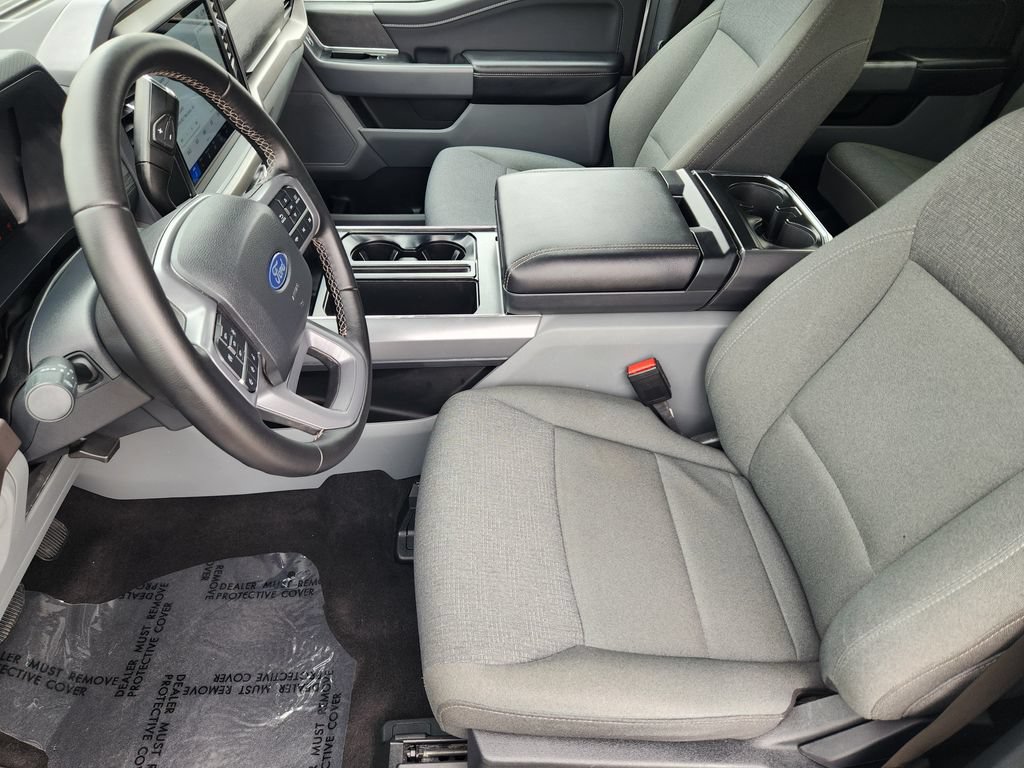 2025 Ford F-150 XLT - Photo 13