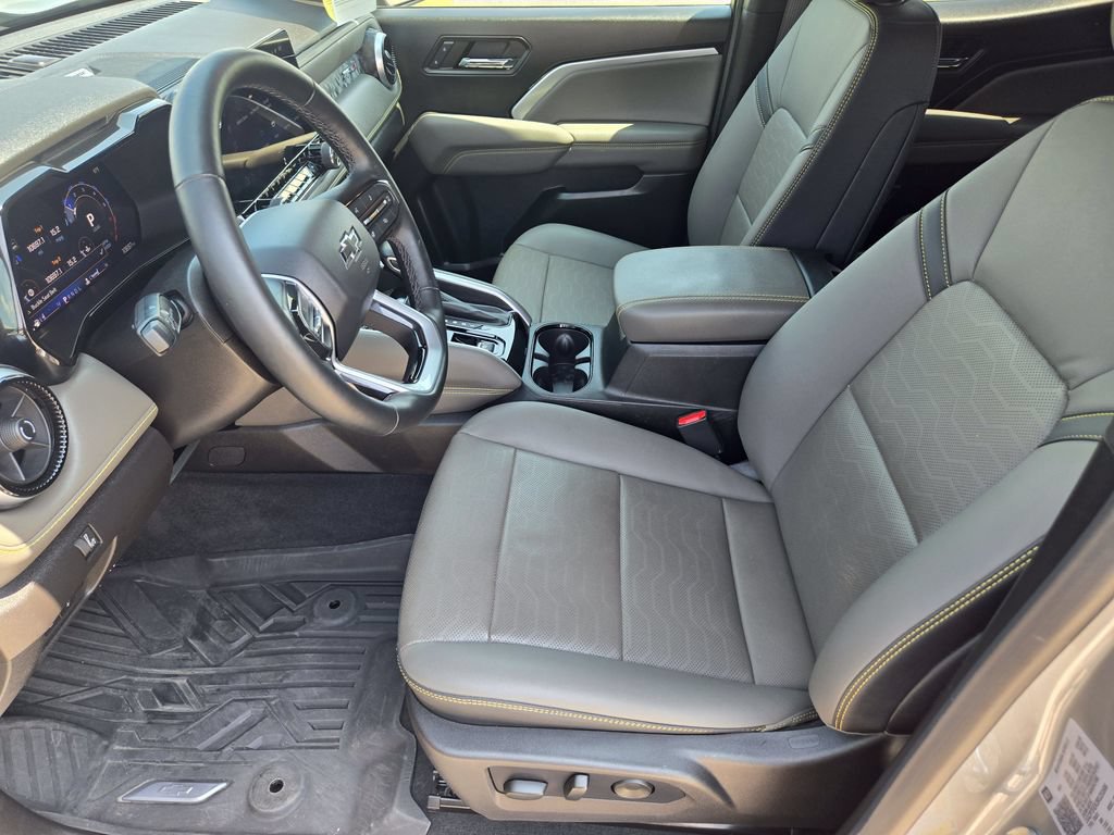 2024 Chevrolet Colorado ZR2 - Photo 13