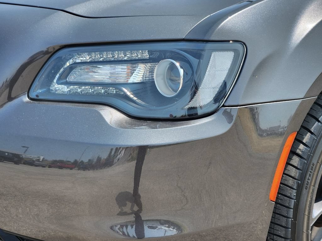 2023 Chrysler 300 Touring - Photo 8