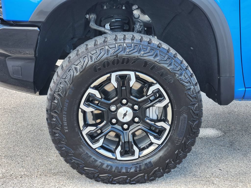 2025 Chevrolet Silverado 1500 ZR2 - Photo 10