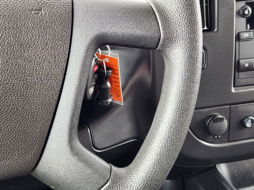 2025 Chevrolet Express Passenger LS - Photo 27