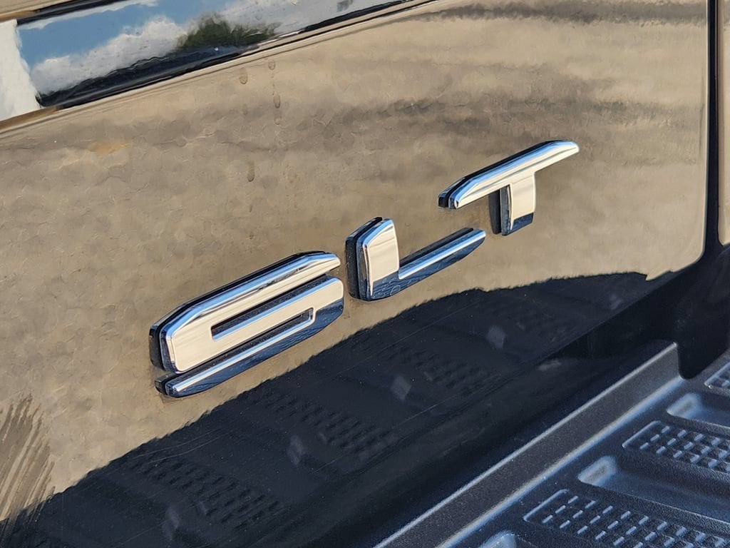 2026 GMC Sierra 1500 SLT - Photo 12