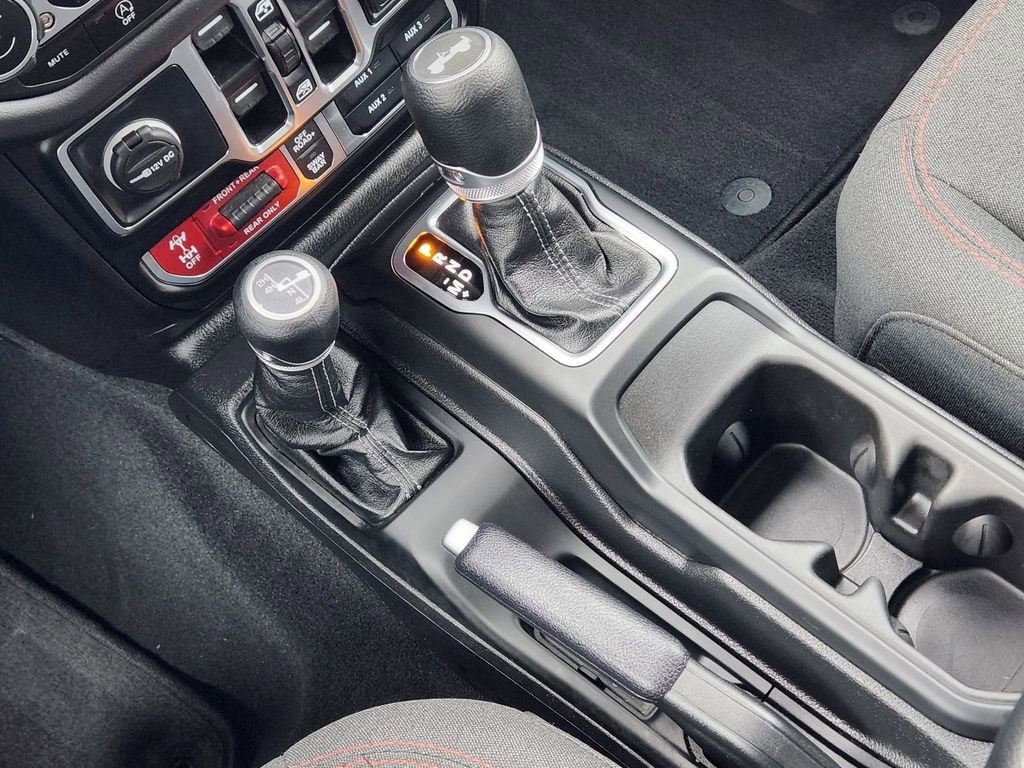 2025 Jeep Wrangler 4-Door Rubicon - Photo 20