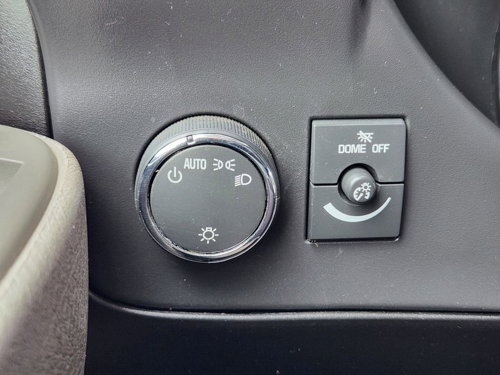 2025 Chevrolet Express Passenger LS - Photo 21