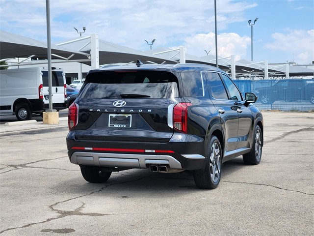 2024 Hyundai Palisade Limited photo 2