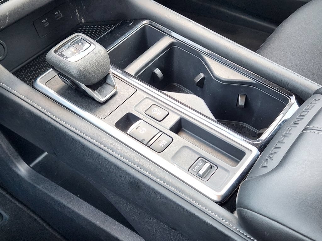 2025 Nissan Pathfinder SV - Photo 20