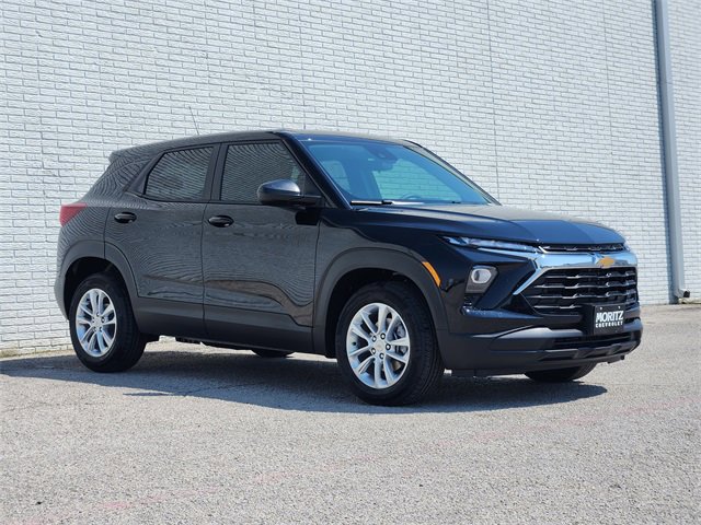 2026 Chevrolet Trailblazer LS photo 2
