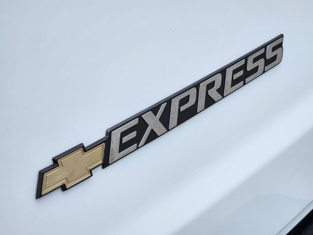2025 Chevrolet Express Passenger LS - Photo 12