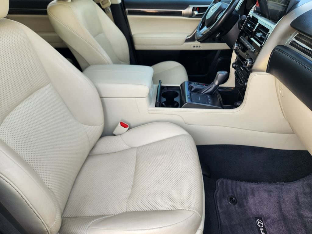2022 Lexus GX LUXURY - Photo 14