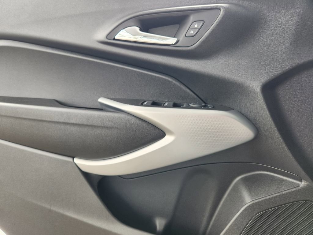 2026 Chevrolet Trax RS - Photo 16