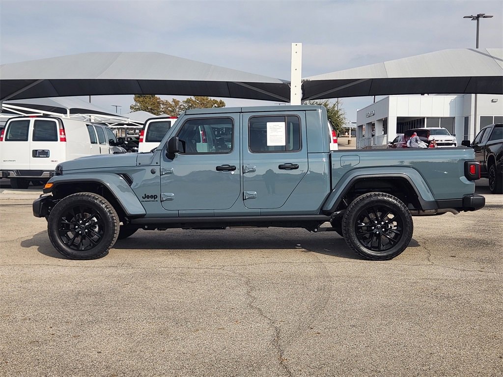 Used 2025 Jeep Gladiator Nighthawk Truck Crew Cab