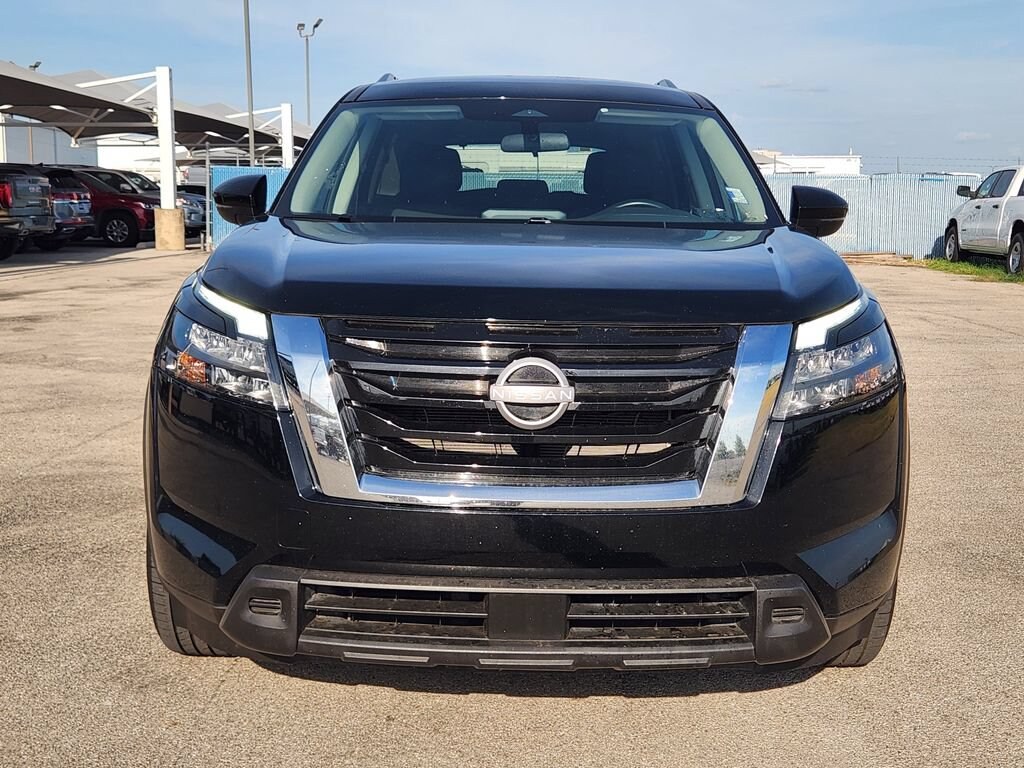 Used 2025 Nissan Pathfinder SV FWD SUV