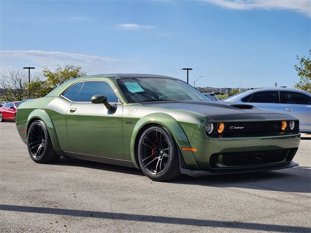 2022 Dodge Challenger R/T Scat Pack Widebody photo 2
