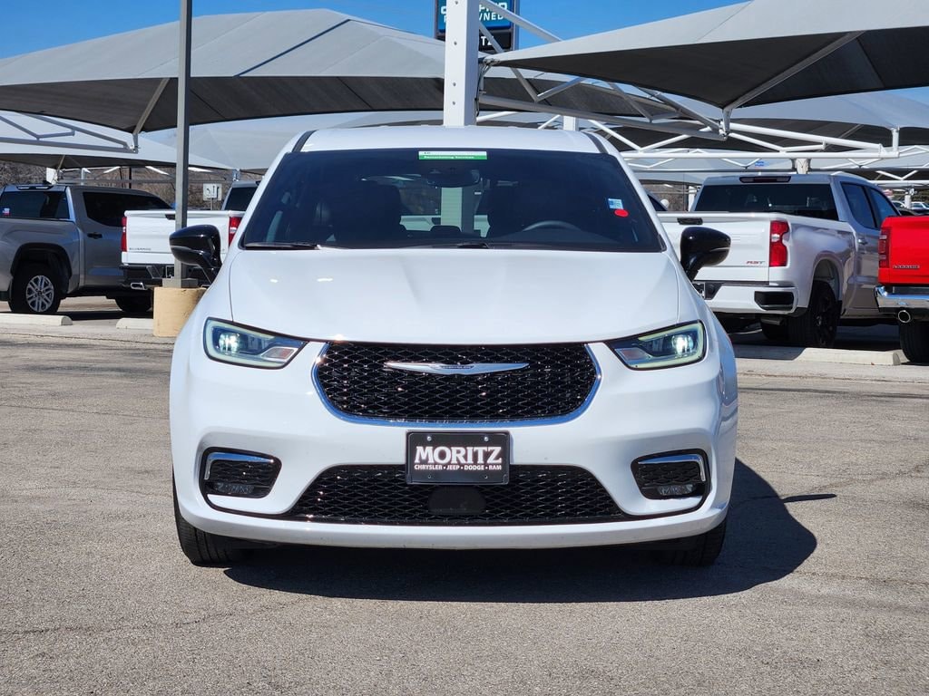 Used 2025 Chrysler Pacifica Select Van Passenger Van