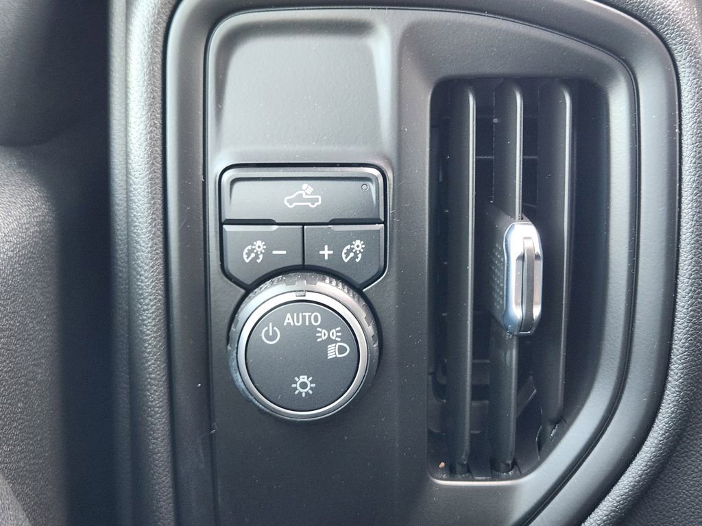 2023 Chevrolet Silverado 1500 Custom - Photo 22