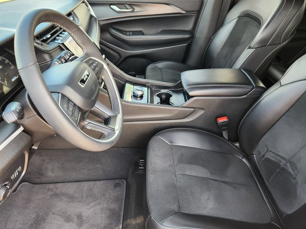 2025 Jeep Grand Cherokee Altitude - Photo 13