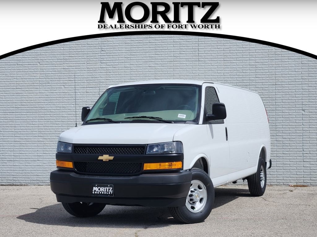 2026 Chevrolet Express 2500 Extended Work Van HD's photo