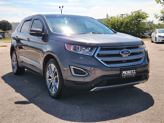 2017 Ford Edge Titanium photo 2