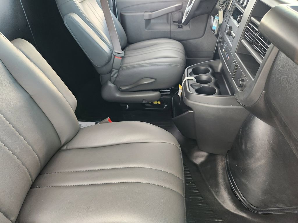 2025 Chevrolet Express Cargo Work Van - Photo 11