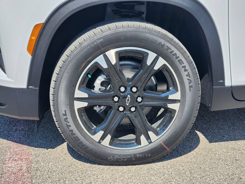 2027 Chevrolet Traverse LT - Photo 8