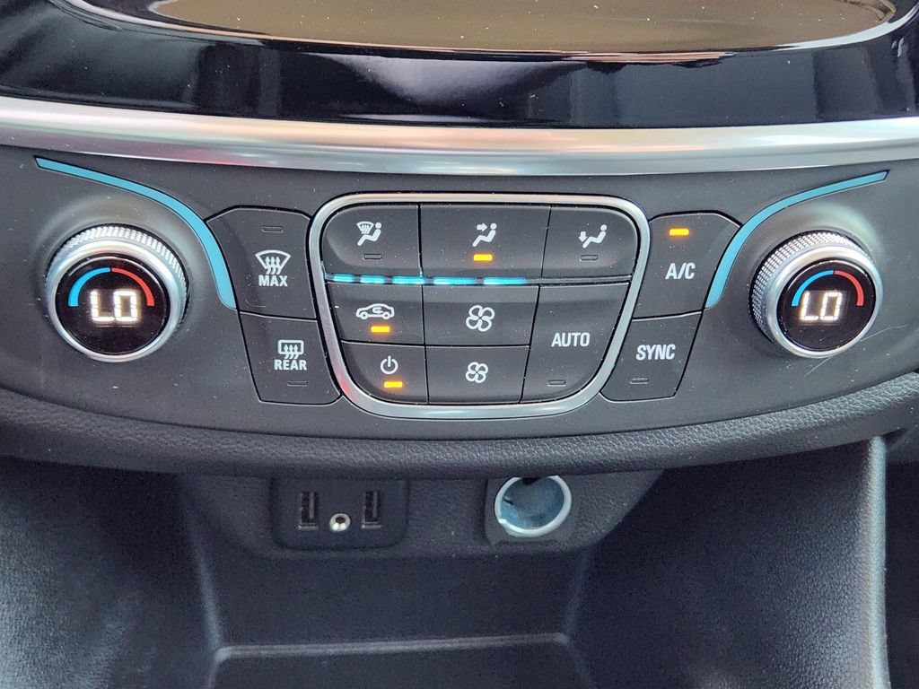 2021 Chevrolet Traverse LS - Photo 19