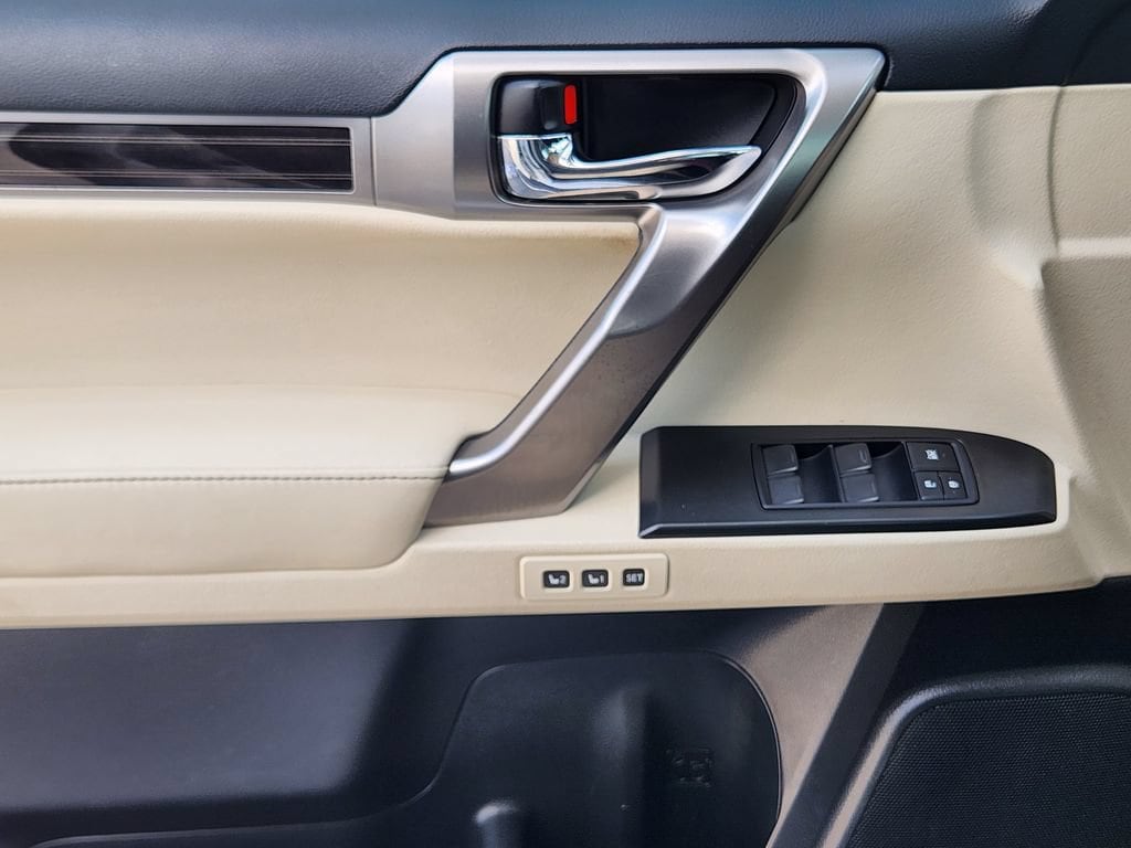 2022 Lexus GX LUXURY - Photo 21