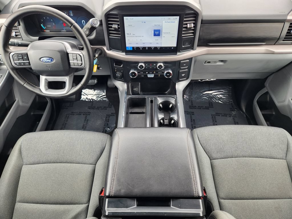 2025 Ford F-150 XLT - Photo 25