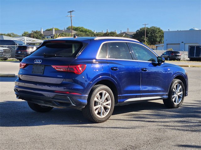 2021 Audi Q3 S line Premium photo 4