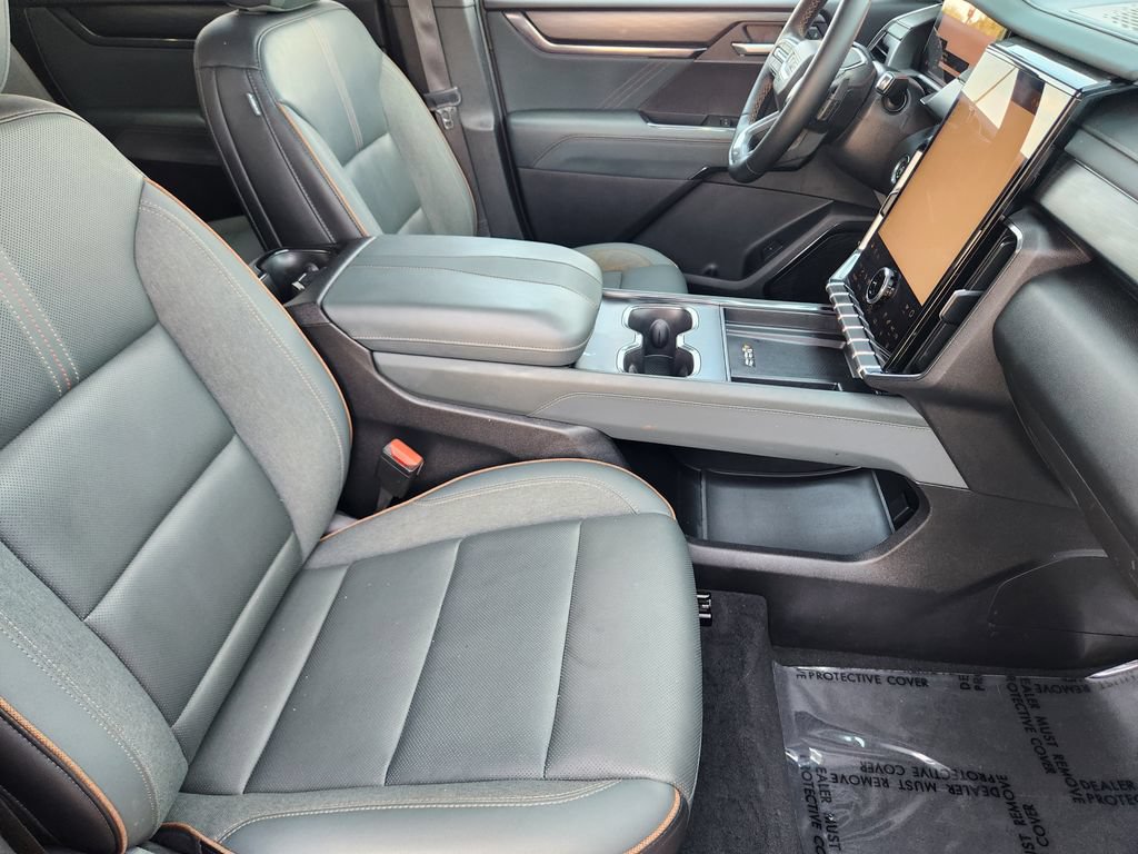 2024 GMC Acadia AT4 - Photo 14