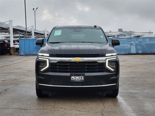2025 Chevrolet Suburban LS photo 2