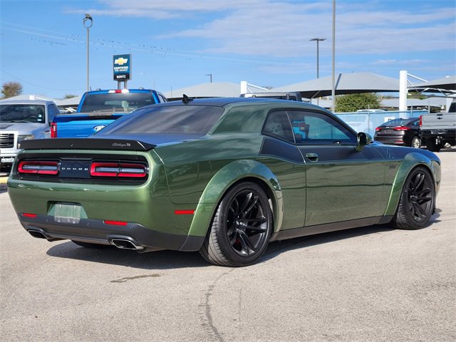 2022 Dodge Challenger R/T Scat Pack Widebody photo 4
