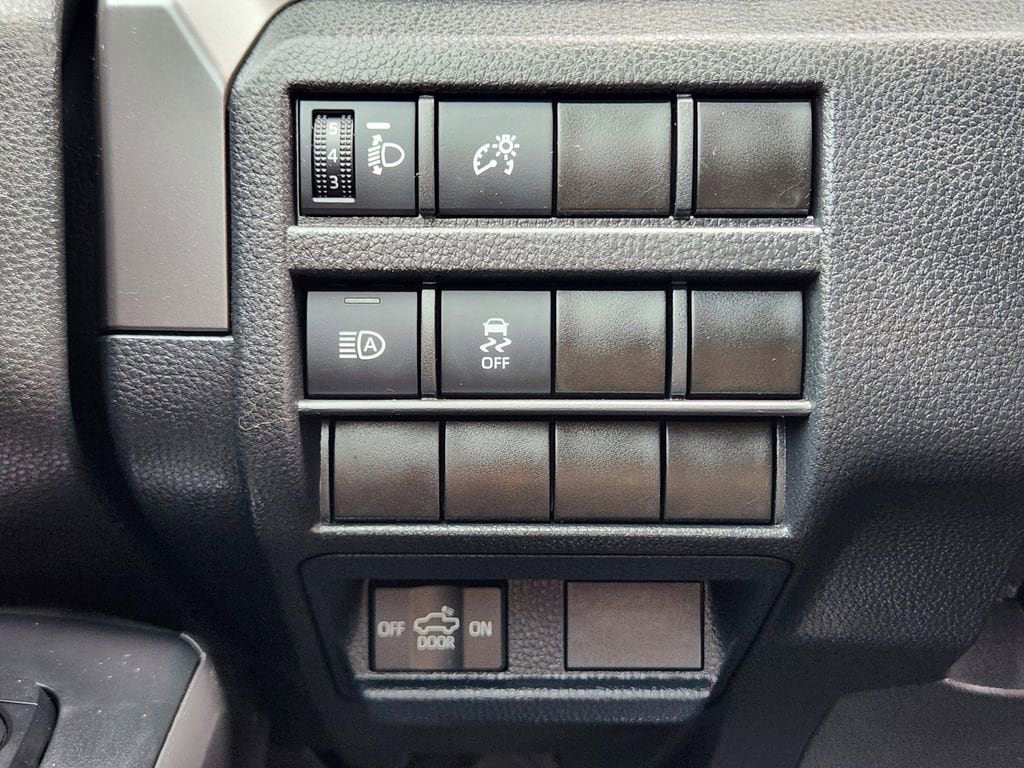 2025 Toyota Tacoma SR5 - Photo 21