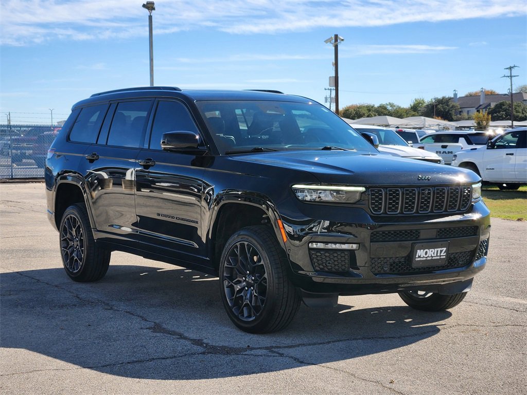 2023 Jeep Grand Cherokee L Summit photo 2