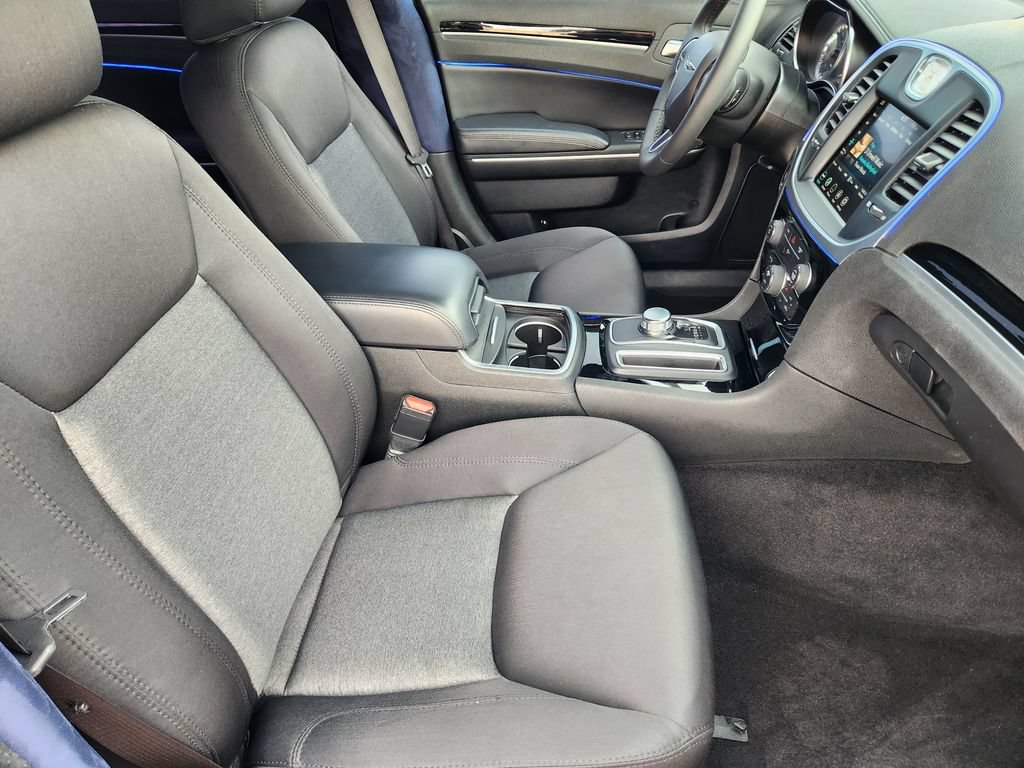 2023 Chrysler 300 Touring - Photo 14