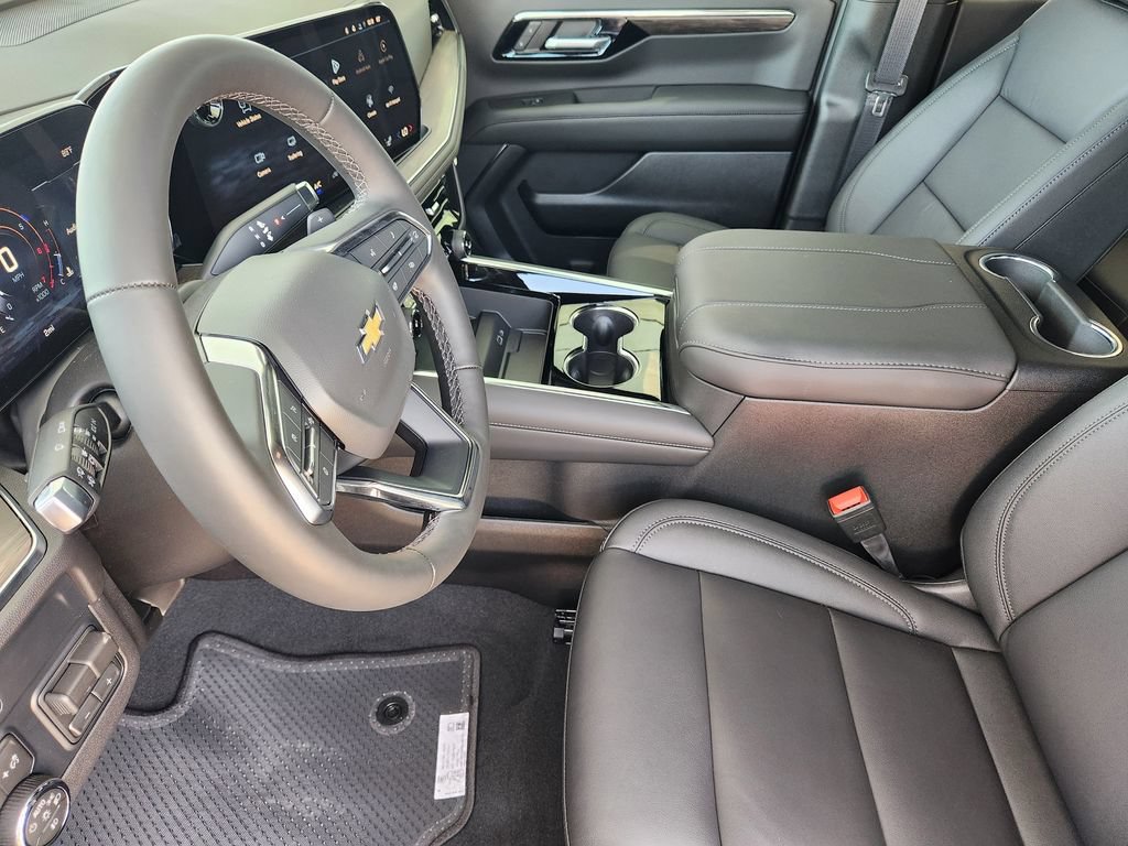 2026 Chevrolet Suburban LT - Photo 10