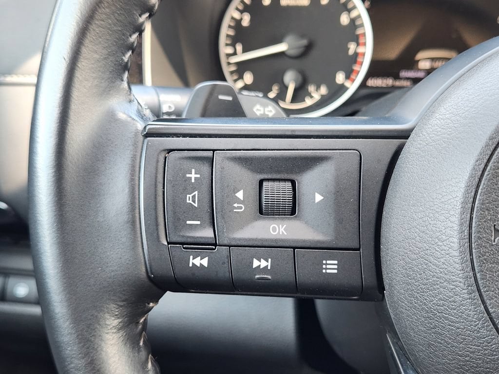 2025 Nissan Pathfinder SV - Photo 27
